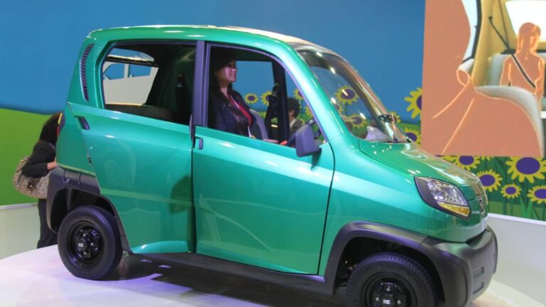 Bajaj Qute RE60