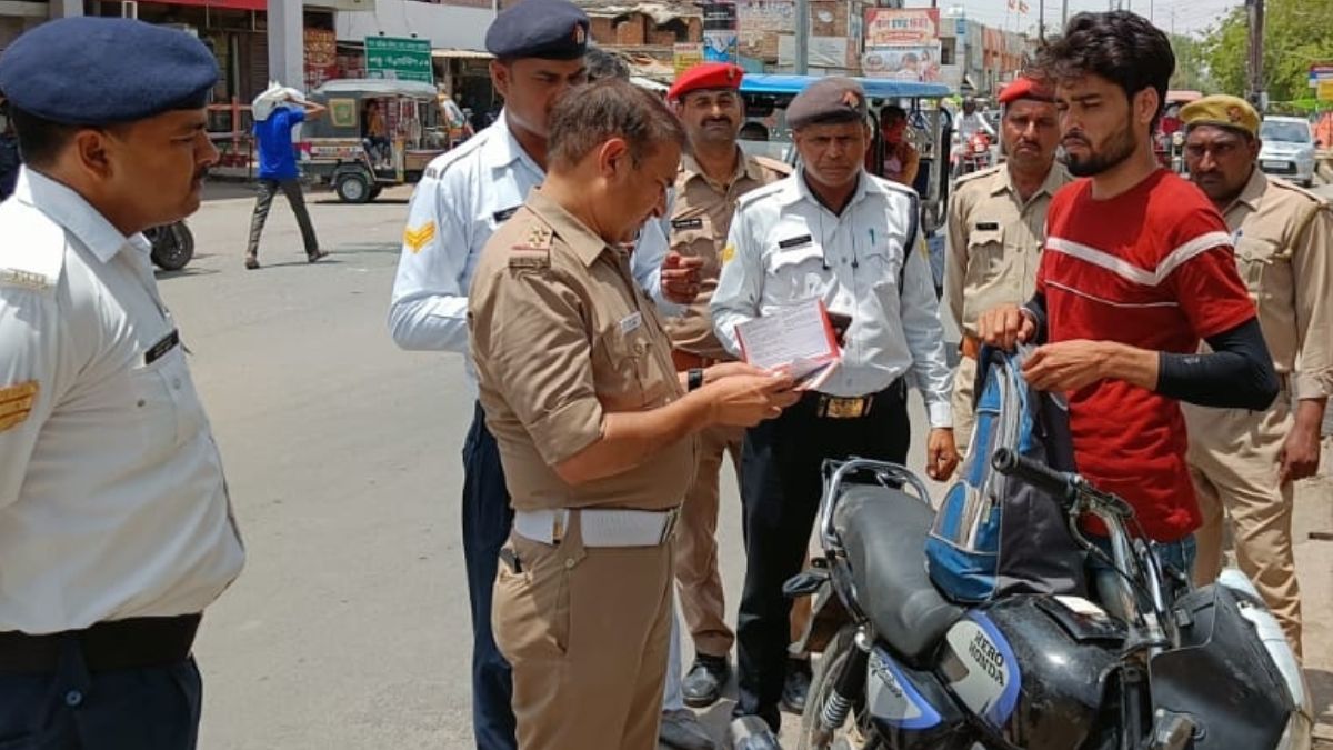 Traffic police does not issue challan